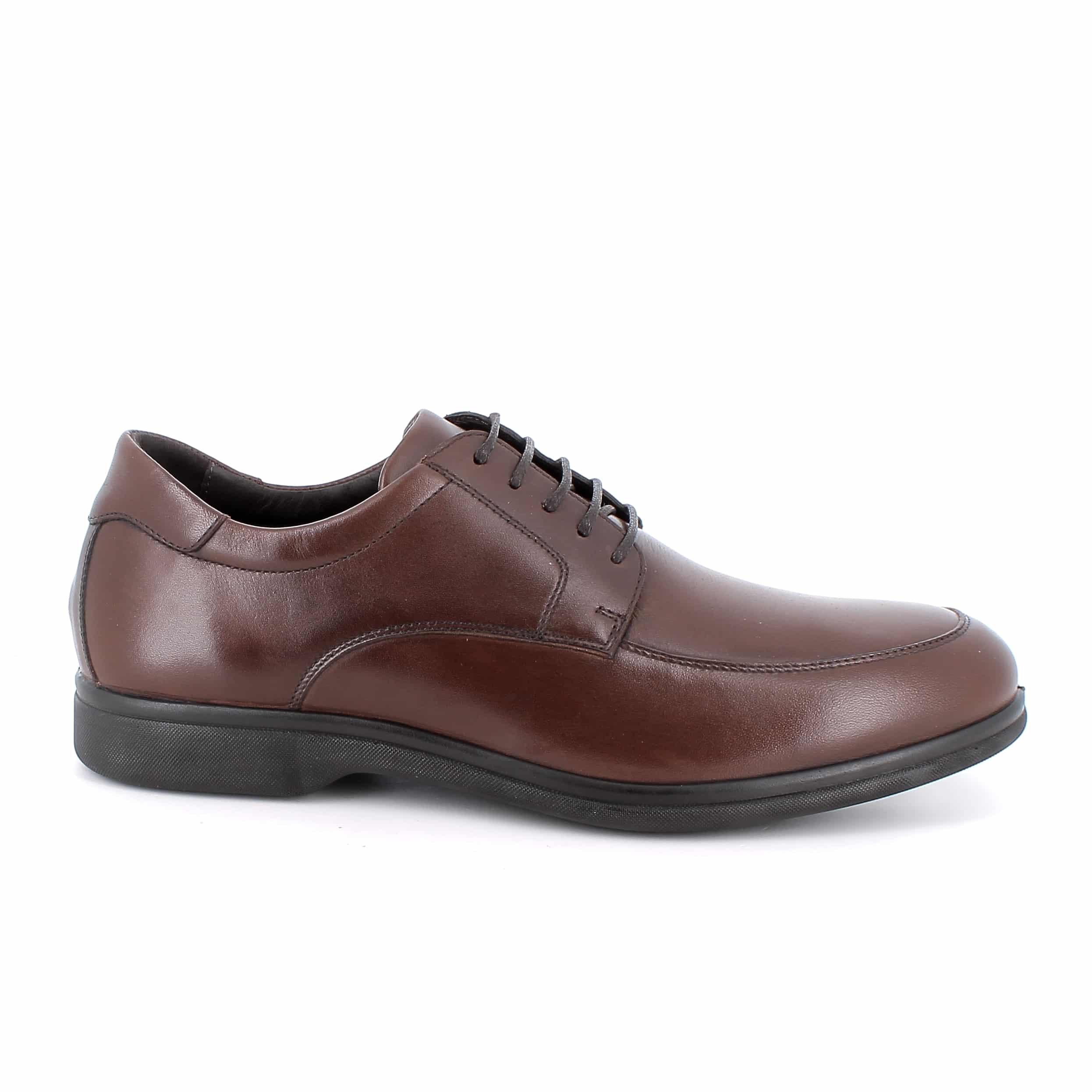 נעל קלה וגמישה מעור אמיתי עם מדרס מרופד. תוצרת איטליה.