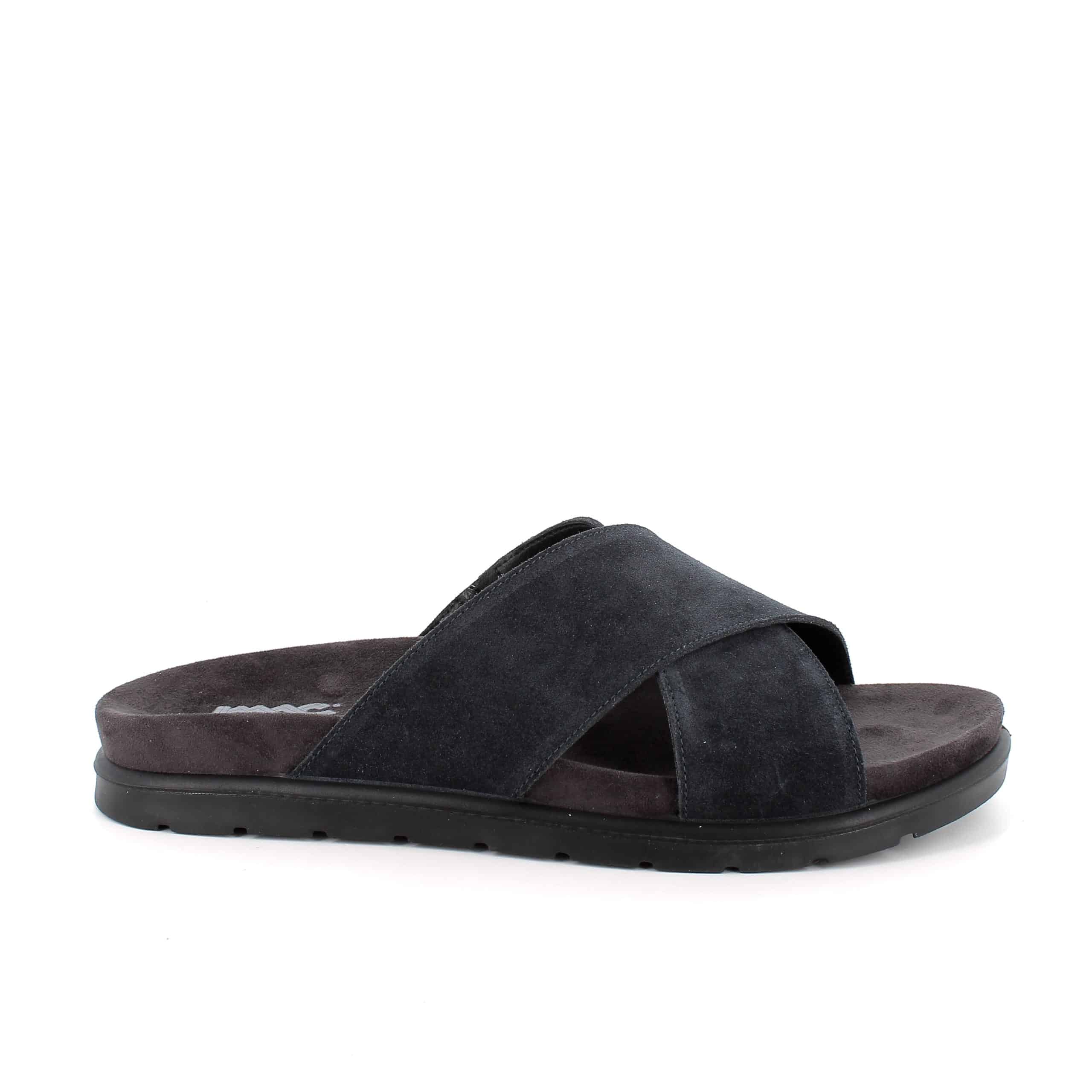 כפכפים לגברים מעור טבעי רך. סוליה קלה וגמישה עם מדרס נוח מעניקה נוחות בהליכה. עיצוב מודרני. תוצרת איטליה.