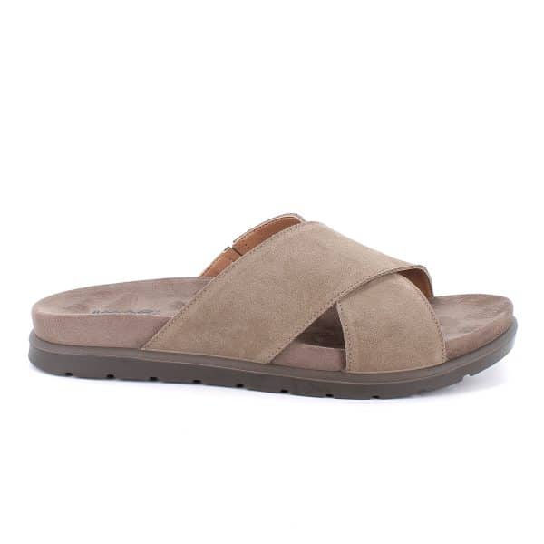 כפכפים לגברים מעור טבעי רך. סוליה קלה וגמישה עם מדרס נוח מעניקה נוחות בהליכה. עיצוב מודרני. תוצרת איטליה.