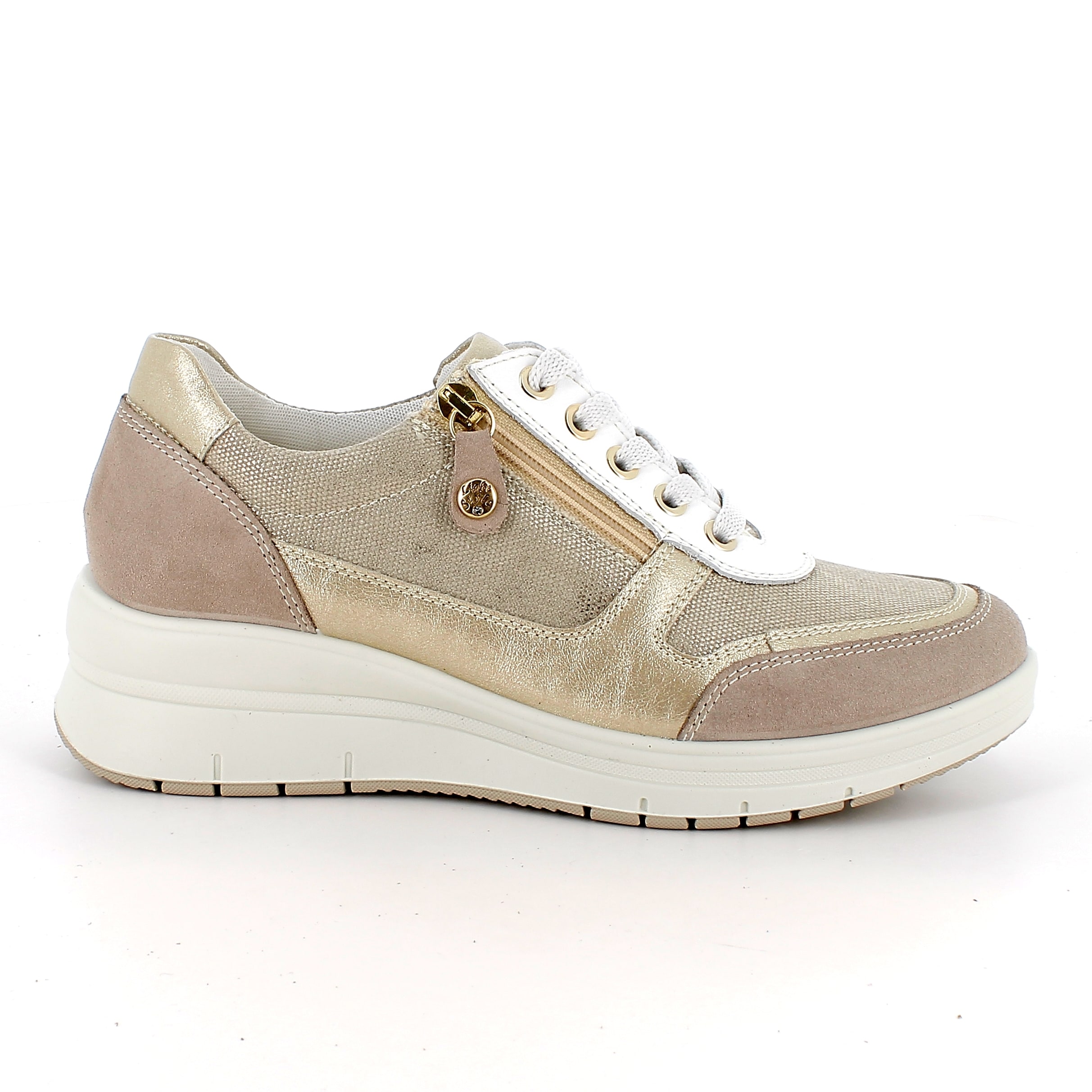 סניקרס נוחות בשילוב עור טבעי ובד נושם לנוחות ואוורור לכף הרגל. דגם קל עם מדרס רך ובלימת זעזועים לנוחות לאורך כל היום. תוצרת איטליה.