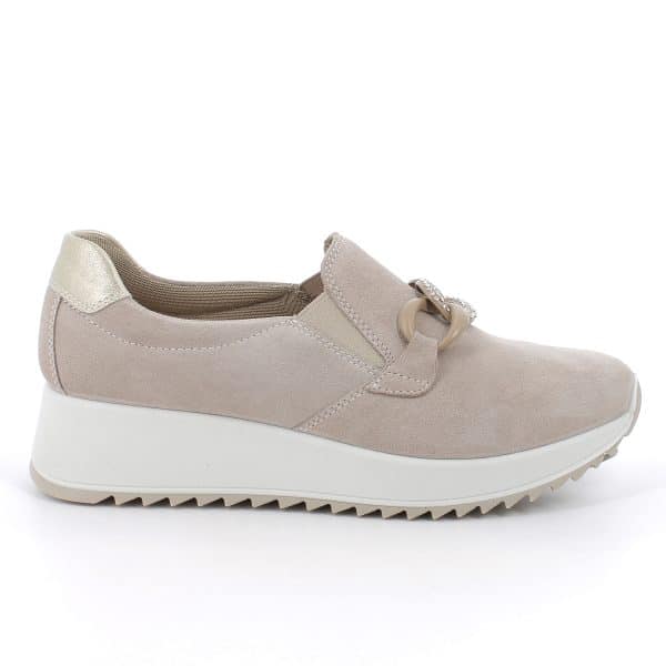 נעלי סליפ-און מעור רך, קלות ונוחות במיוחד, סוליה גמישה עם בלימת זעזועים. תוצרת איטליה.