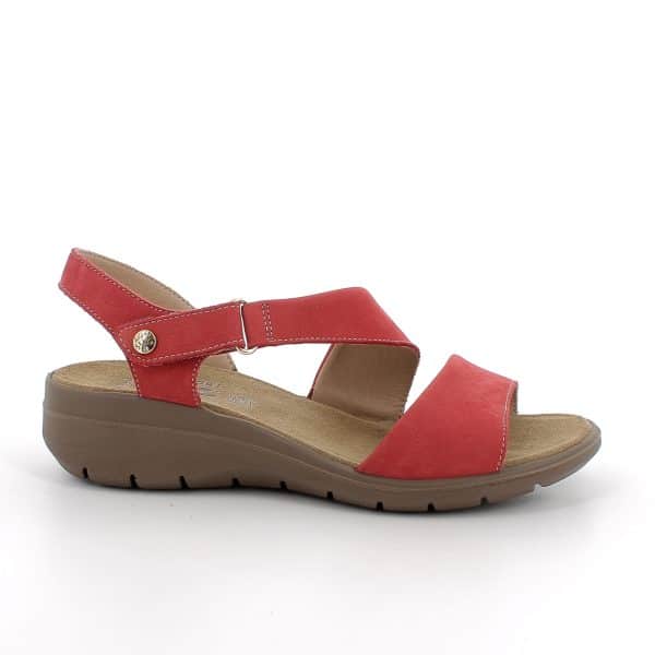 סנדלי נוחות מעור איכותי. דגם קל במיוחד עם מדרך רך, ריפוד פנימי ובלימת זעזועים לנוחות מקסימלית לאורך כל היום. תוצרת איטליה.