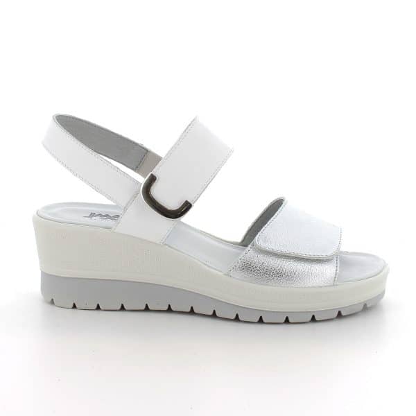 סנדלי עור איכותי. דגם קל במיוחד עם מדרס רך עם ריפוד ובלימת זעזועים לתחושת נוחות מקסימלית לאורך כל היום. תוצרת איטליה