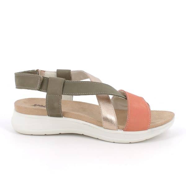 סנדלים מעור איכותי בעיצוב מודרני עם רצועות רכות ונוחות במיוחד. דגם קל במיוחד עם מדרס רך ובלימת זעזועים לתחושת נוחות מקסימלית לאורך כל היום. תוצרת איטליה.