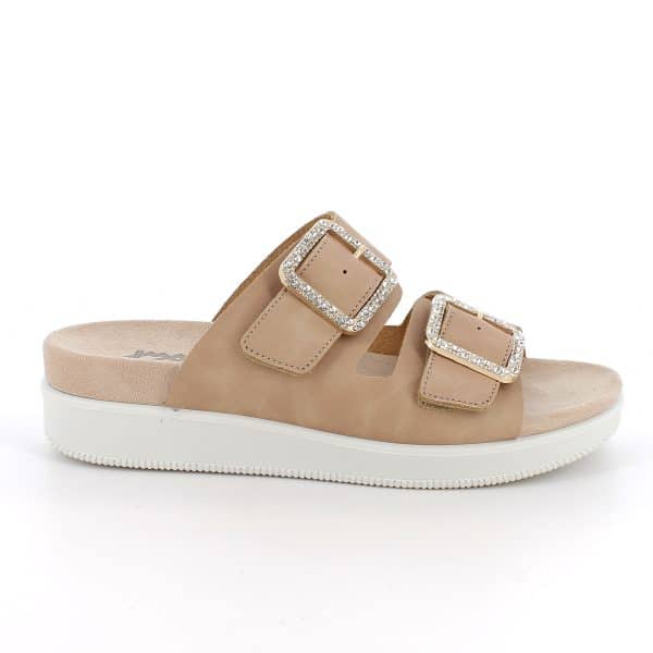 פכפי עור עם אבזמים דקורטיביים. דגם קל עם מדרס אורטופדי רך, סוליה גמישה ובלימת זעזועים לנוחות מקסימלית לאורך כל היום. תוצרת איטליה.