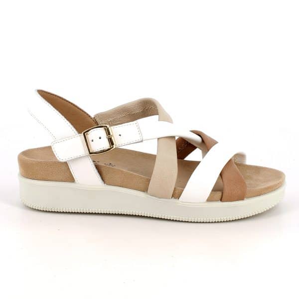 סנדלים עם רצועות רכות במיוחד. דגם קל עם מדרס אורטופדי, סוליה גמישה ובלימת זעזועים לנוחות מקסימלית לאורך כל היום. תוצרת איטליה.