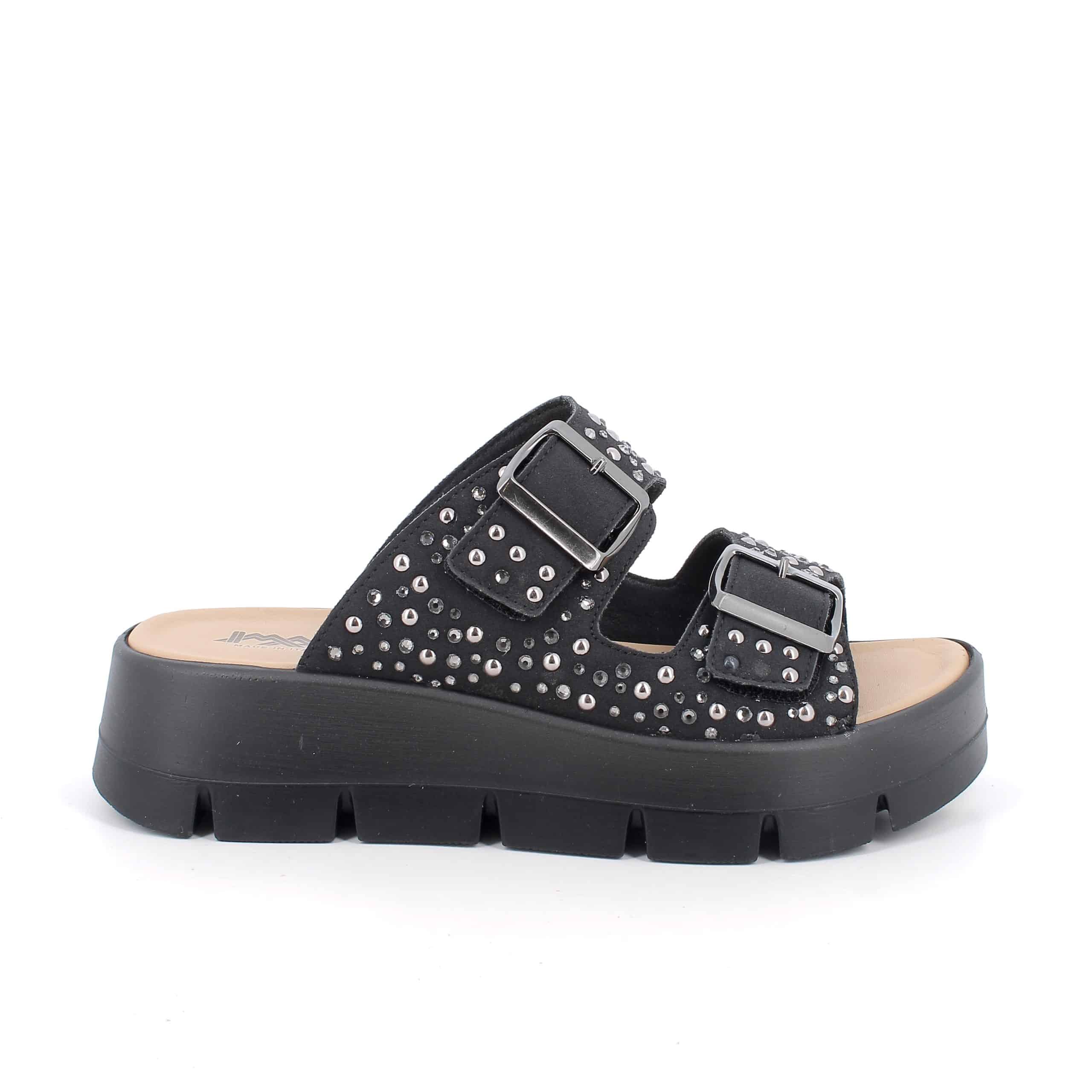 כפכף קל עם מדרס אורטופדי רך, סוליה גמישה ובלימת זעזועים לנוחות מקסימלית לאורך כל היום. תוצרת איטליה.