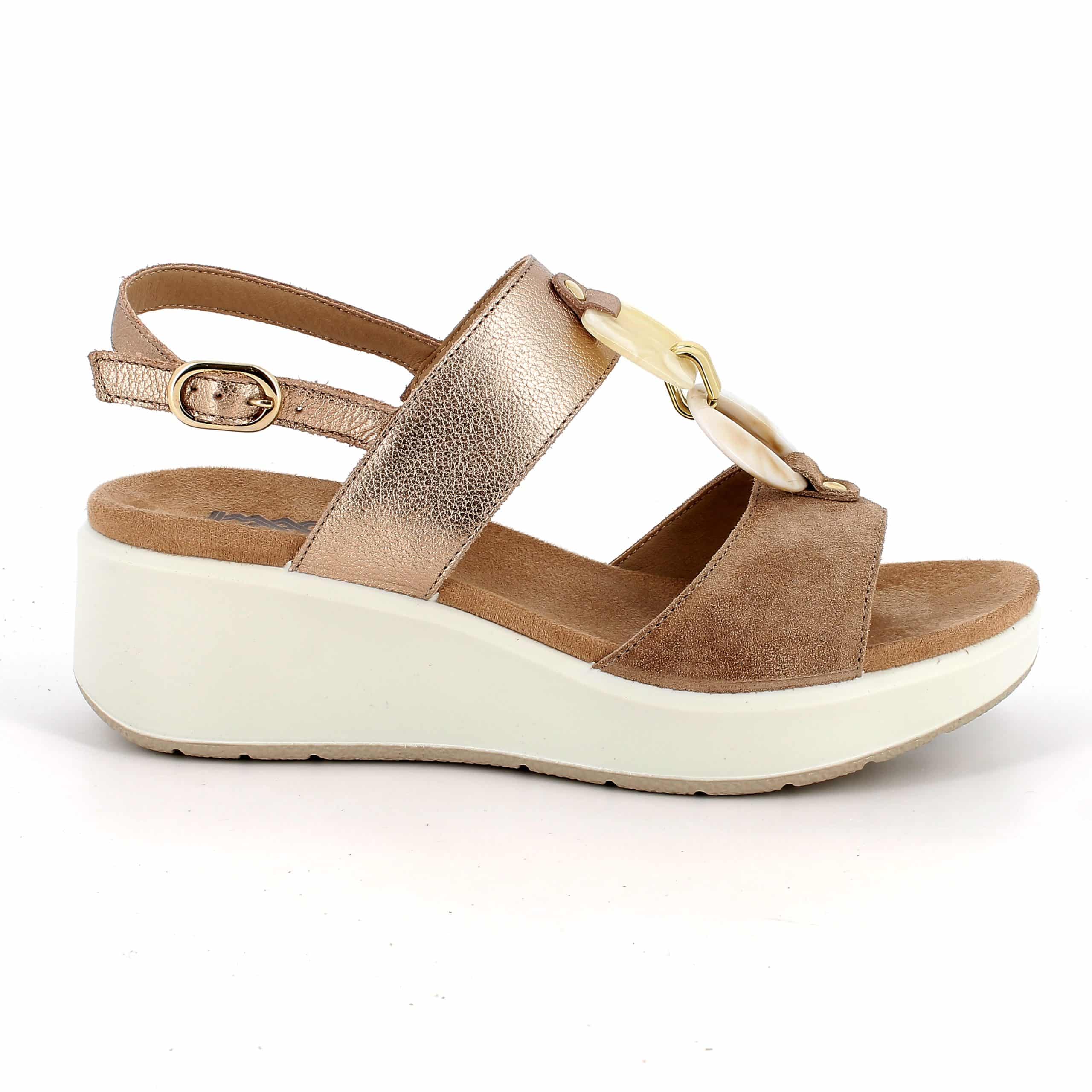 סנדלי עור בשילוב רצועה דקורטיבית. דגם קל עם מדרס רך, סוליה גמישה ובלימת זעזועים לנוחות מקסימלית לאורך כל היום. תוצרת איטליה