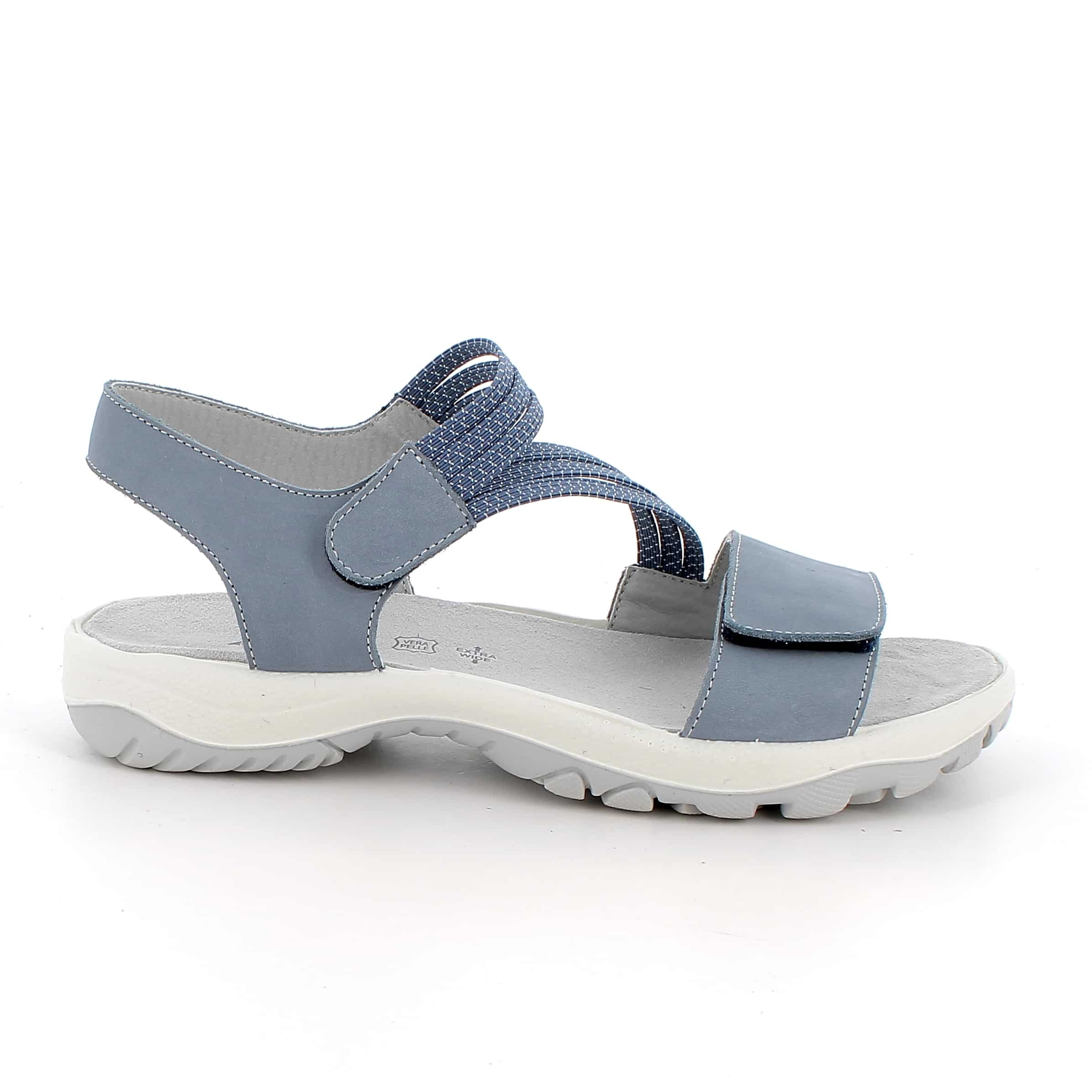 סנדלים עם רצועות רכות ומתכווננות לנעילה קלה ויציבה. דגם קל עם מדרס רך, סוליה גמישה ובלימת זעזועים לנוחות מקסימלית לאורך כל היום. תוצרת איטליה.