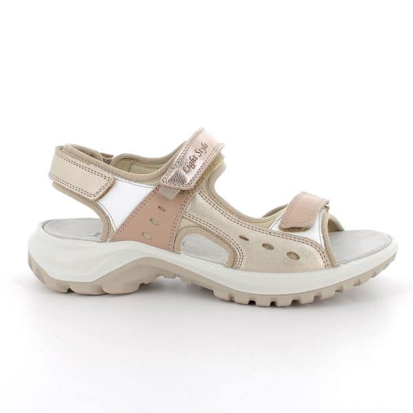 סנדלי Outdoor עם רצועות סקוץ' מתכווננות לנעילה קלה ויציבה. דגם קל עם מדרס רך, סוליה גמישה ובלימת זעזועים לנוחות מקסימלית לאורך כל היום. תוצרת איטליה.