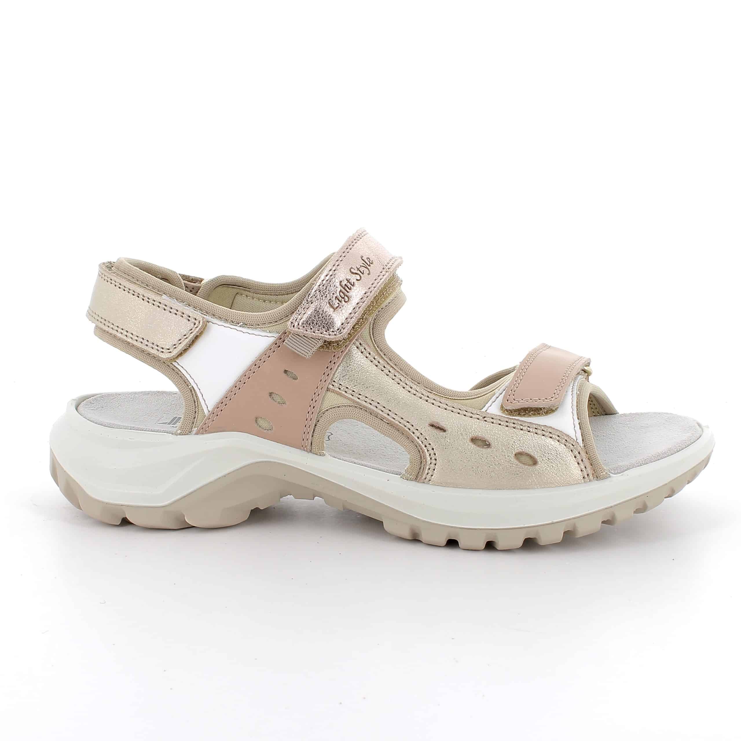 סנדלי Outdoor עם רצועות סקוץ' מתכווננות לנעילה קלה ויציבה. דגם קל עם מדרס רך, סוליה גמישה ובלימת זעזועים לנוחות מקסימלית לאורך כל היום. תוצרת איטליה.