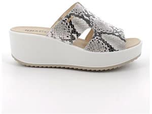 עור אמיתי, רפידת נוחות אנטומית המקנה הליכה בתחושה רכה ונעימה. תוצרת איטליה.